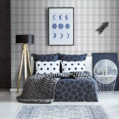 GoodHome Atherton Grey Tartan Metallic Effect Textured Wallpaper -Goodhome goodhome atherton grey tartan metallic effect textured wallpaper5059340410463 01i bq