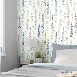 GoodHome Bifora Purple Floral Smooth Wallpaper -Goodhome goodhome bifora purple floral smooth wallpaper3663602561354 01i bq