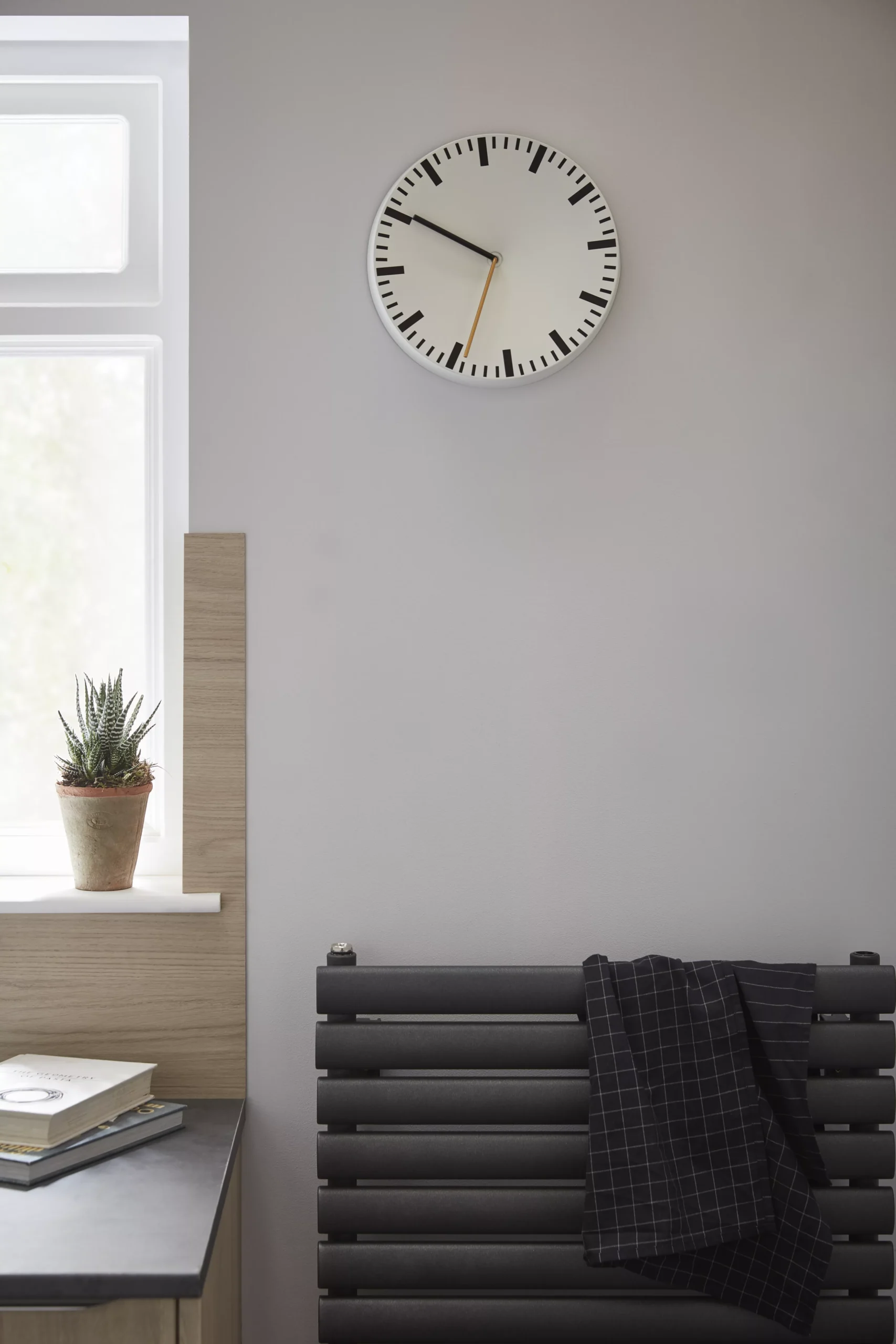 GoodHome Kitchen Whistler Matt Emulsion Paint, 2.5L 6 GoodHome Kitchen Whistler Matt Emulsion Paint, 2.5L - Image 4